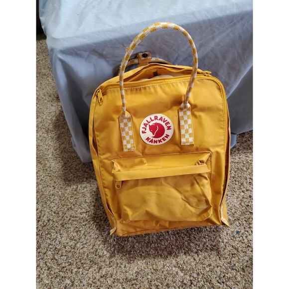 Fjällräven Kånken Classic Backpack - Ochre Yellow | Iconic Swedish Design - Picture 1 of 6
